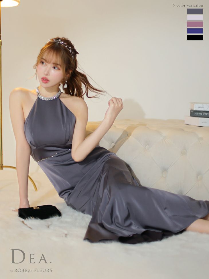 後ろ姿も抜け目なく✨背中で魅せるセクシーバックレスドレス -
