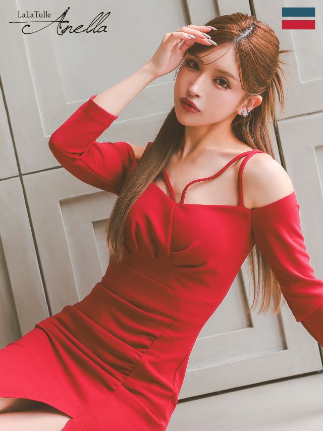 オフショルダー ギャザー コードデザイン 袖あり スリット ワンカラー セクシー タイト 膝丈ドレス