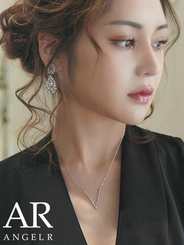 Vビジューデザイン ネックレス