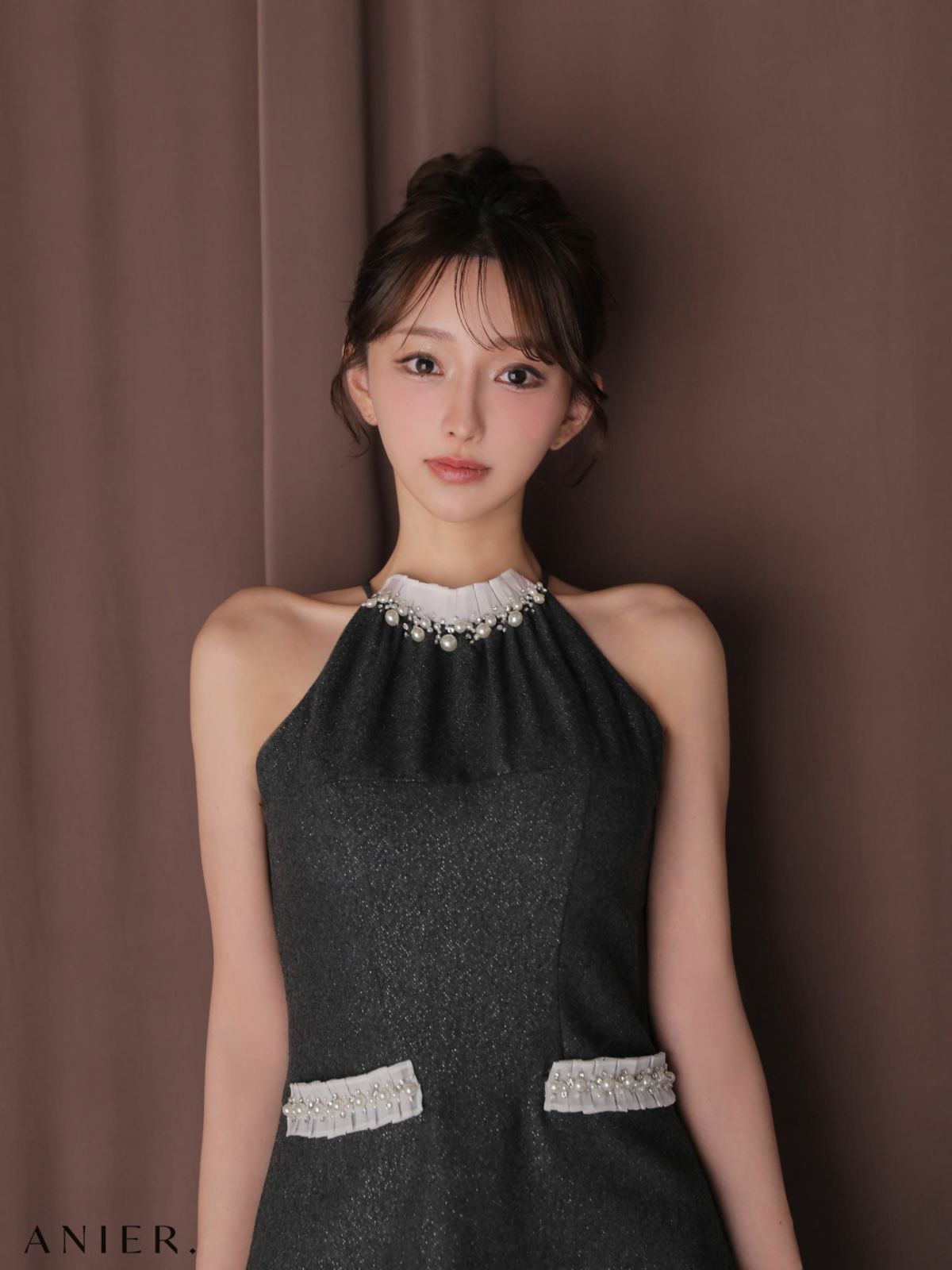 ホルターネック ラメ ビジュー フリル パール フレアミニドレス