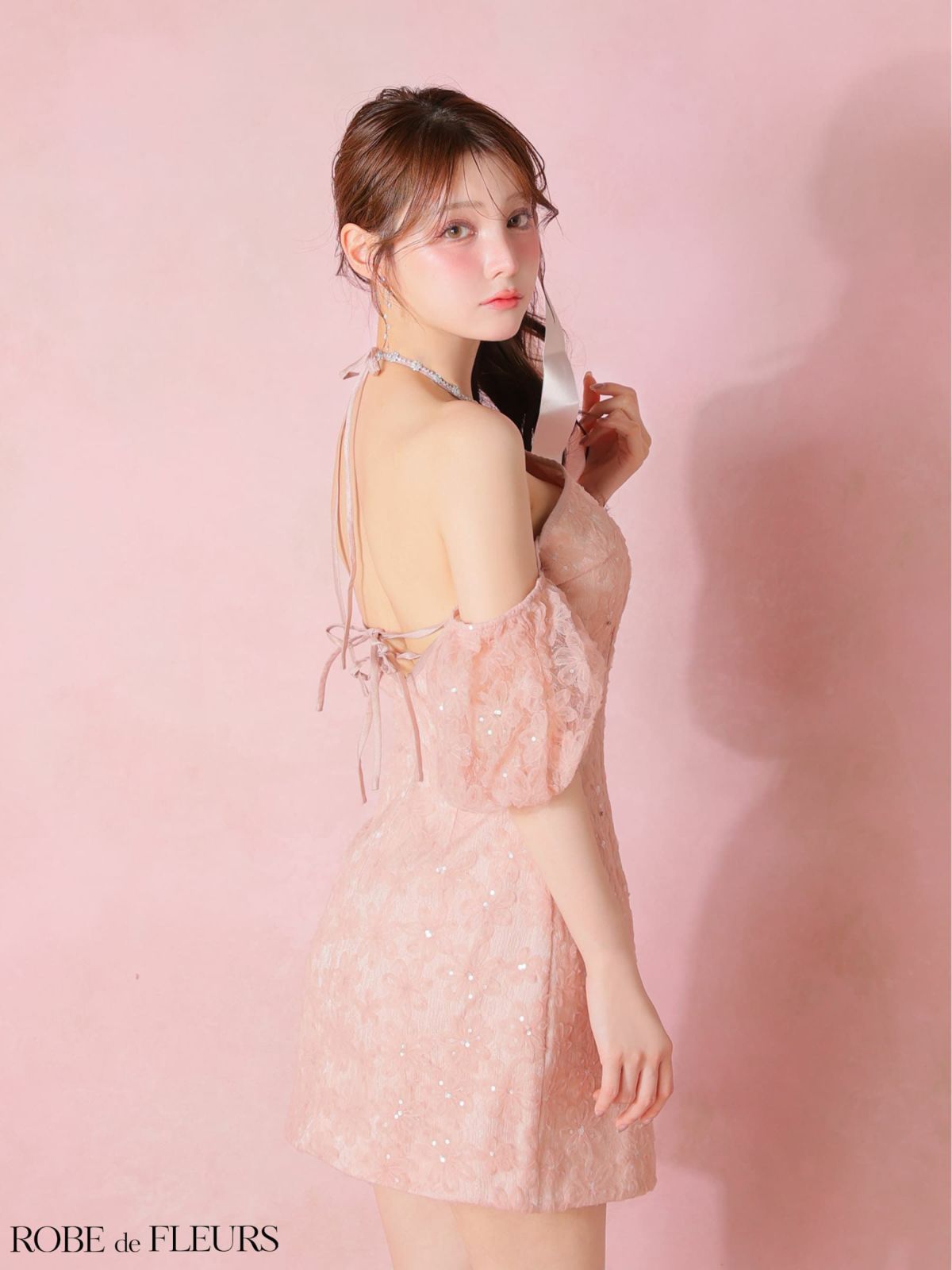 ジップデザイン 肩あき パフスリーブ フラワーレース ラメチュール 2way ホルターネック タイトミニドレス