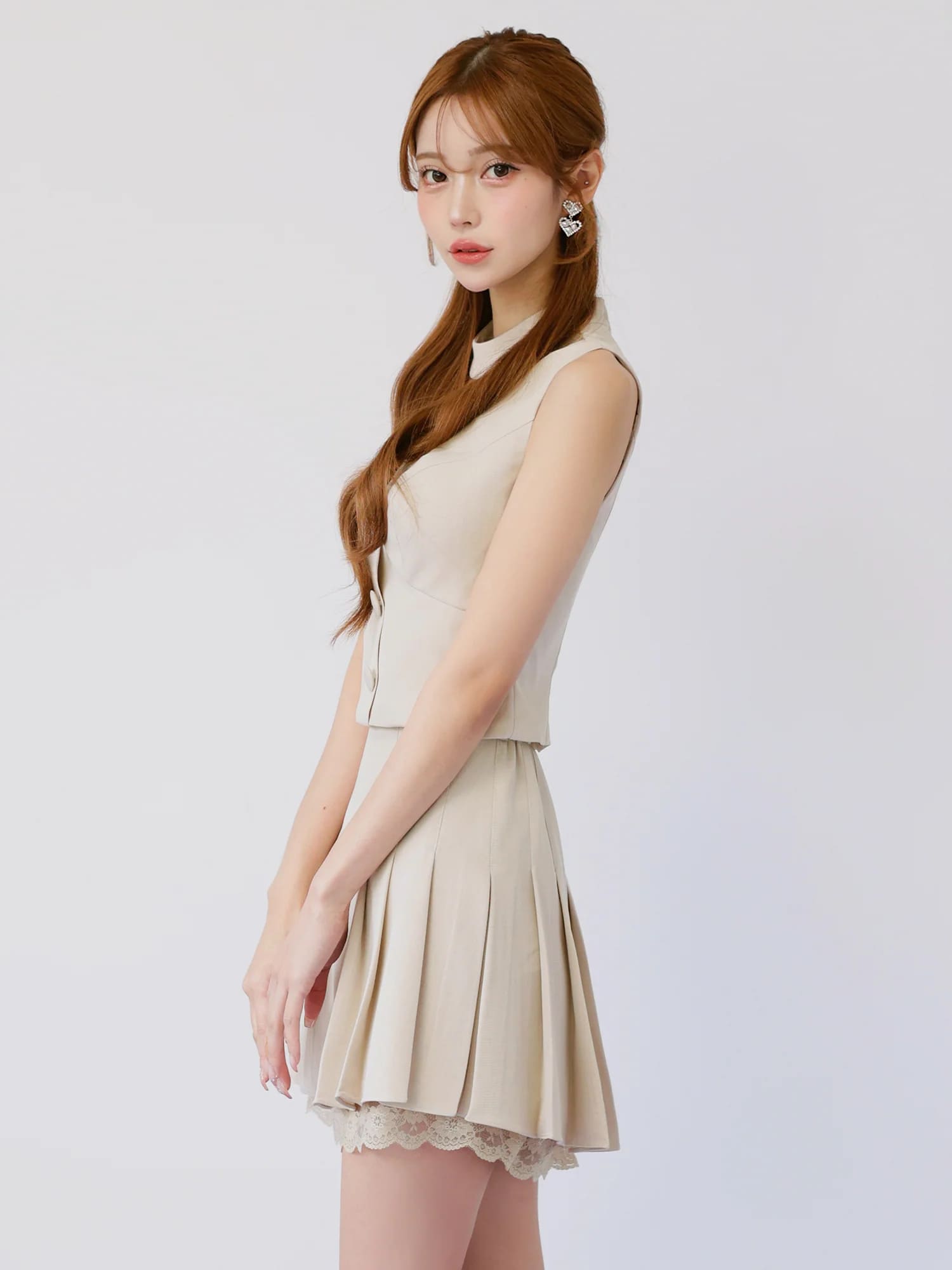 レース ボタン プリーツスカート セットアップ チョーカーデザイン ノースリーブ フレアミニドレス