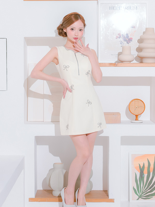 ジップデザイン ノースリーブ ビジュー リボン フレアミニドレス