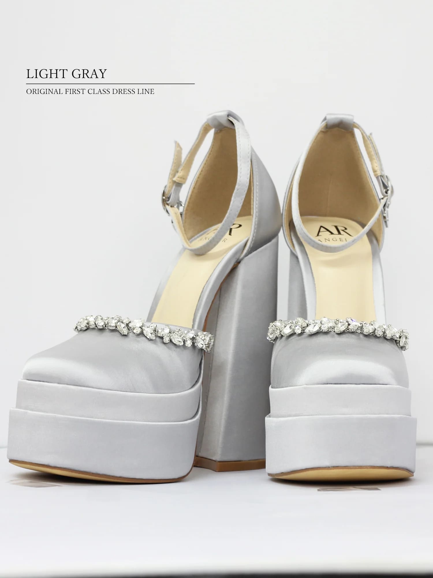 ビジュー ロゴストーン ハートチャーム サテン 厚底 パンプス