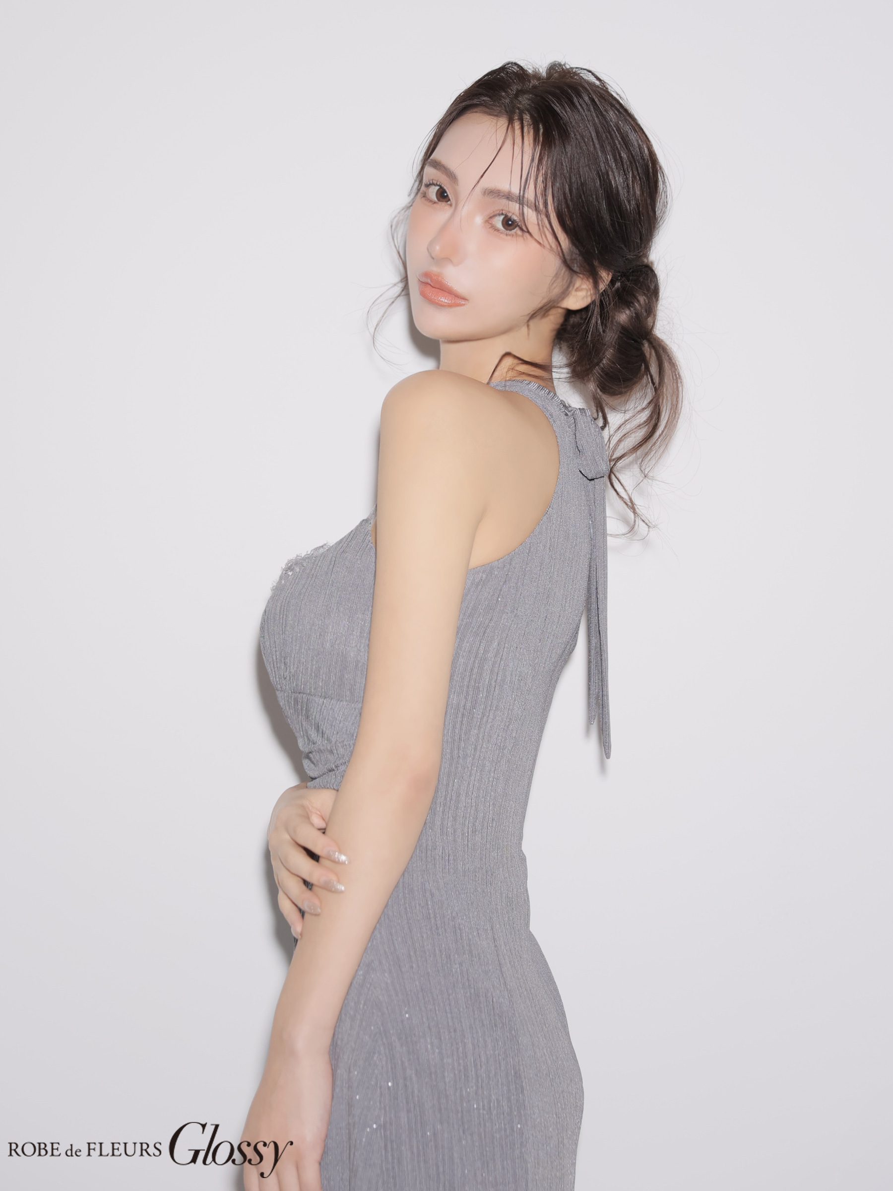 ラメニット ホルターネック バックリボン アシンメトリー フラワーレース タイトミニドレス