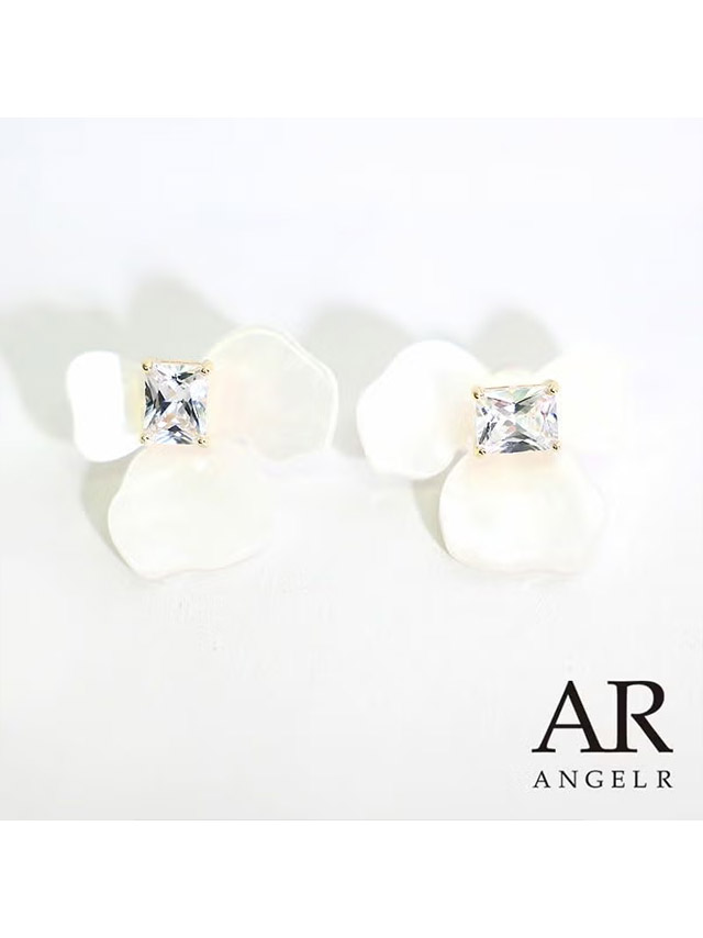 フラワーモチーフ スクエア ストーンピアス