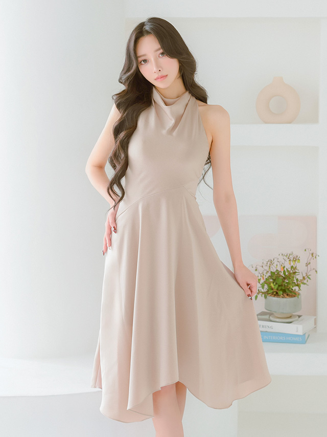ネックデザイン アシンメトリー ワンカラー ノースリーブ 膝丈ドレス